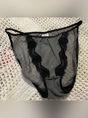 Rare Calvin Klein Sheer Lace Panties • Size Large • Discontinued Style